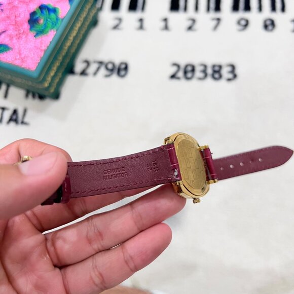 Gucci YA157402 Grip 35MM Unisex Bordeaux Alligator Strap Leather Gold PVD Watch - Picture 11 of 13